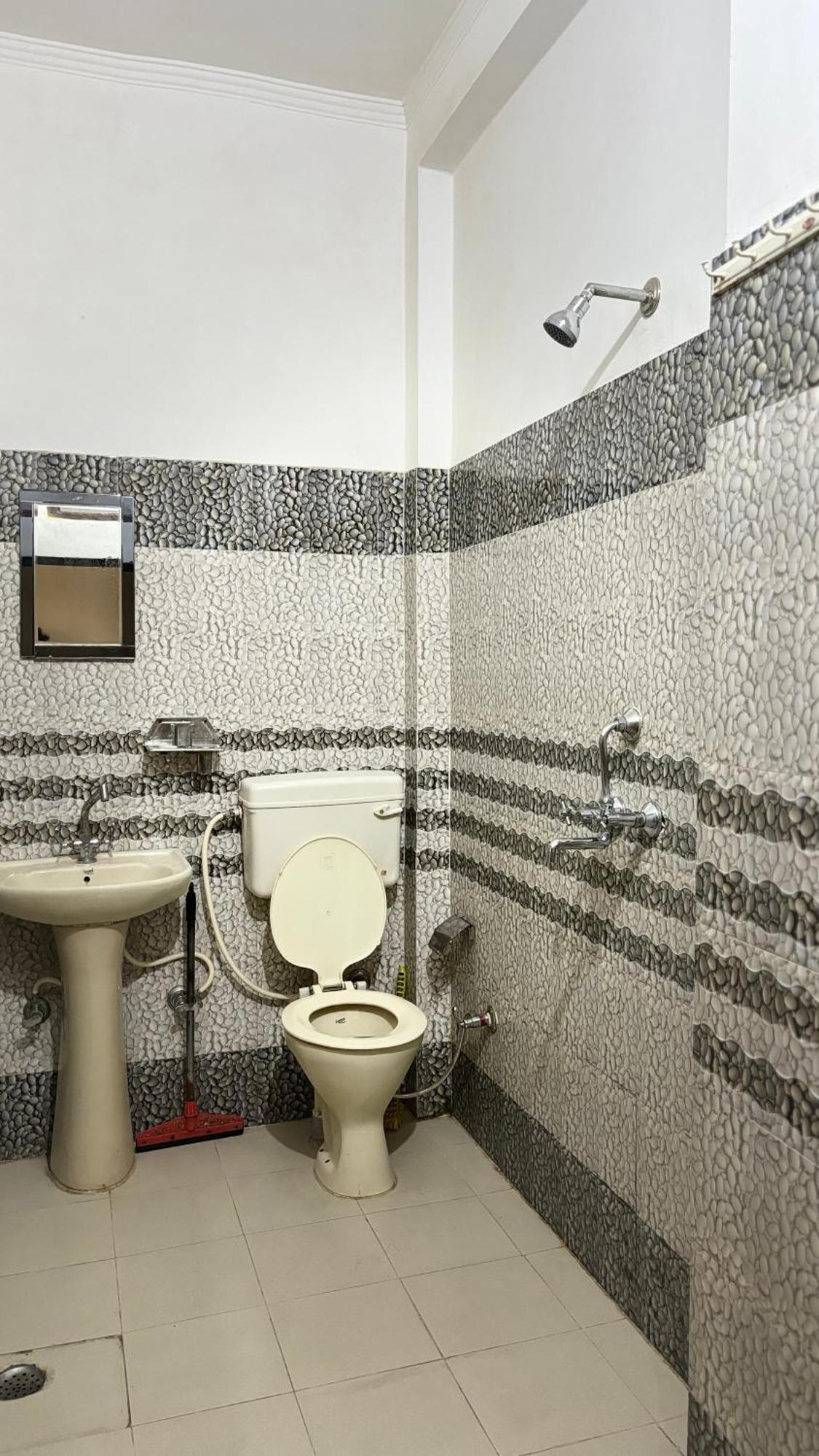 Sattva Cafe And Motel Rishīkesh Dış mekan fotoğraf