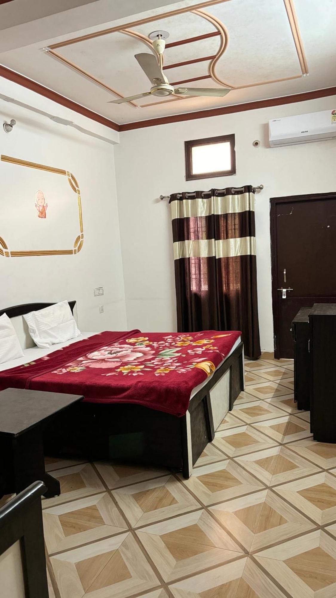 Sattva Cafe And Motel Rishīkesh Dış mekan fotoğraf