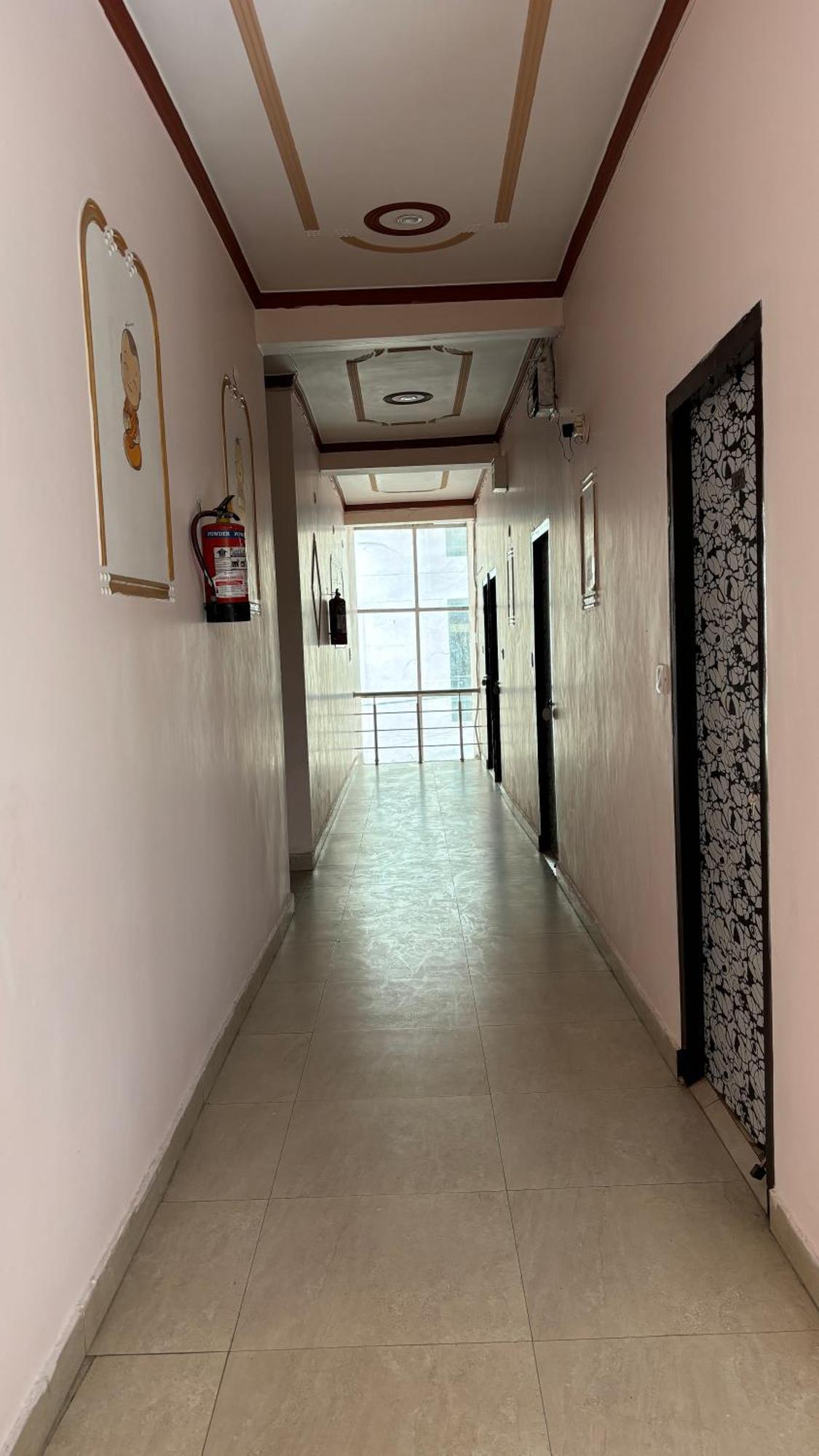 Sattva Cafe And Motel Rishīkesh Dış mekan fotoğraf